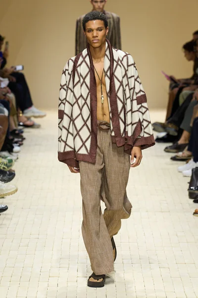 Look 13